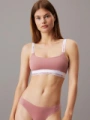 Dámská tanga Calvin Klein QF7983/VLZ (2)2